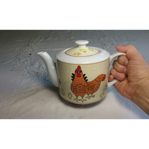 Vintage Porcelain Teapot Hens Chicks and Butterflies by Cameron Japan - Picture 9 of 12